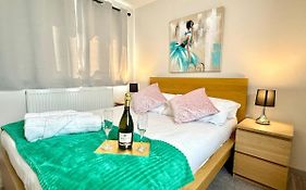 Horizon House, Stunning 2-Bedroom Flat 1, Parking, Netflix, Oxford